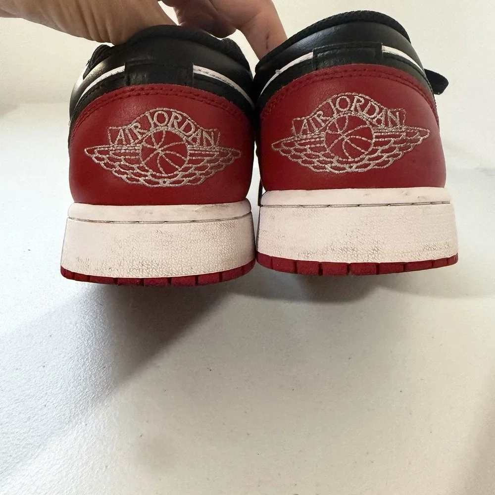 Nike Air Jordan 1 Low Bred Toe White Black Varsity Red Jumpman 553558-161 Sz 9